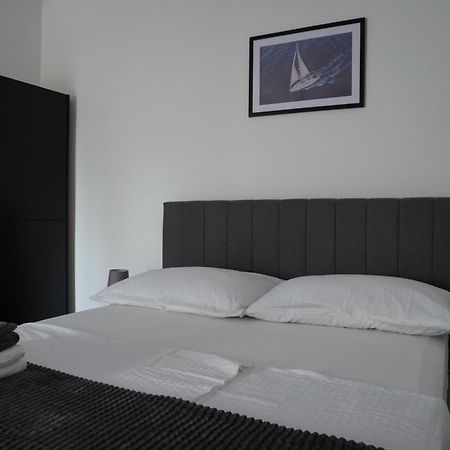 Fjaka Apartments & Rooms Sibenik Ngoại thất bức ảnh