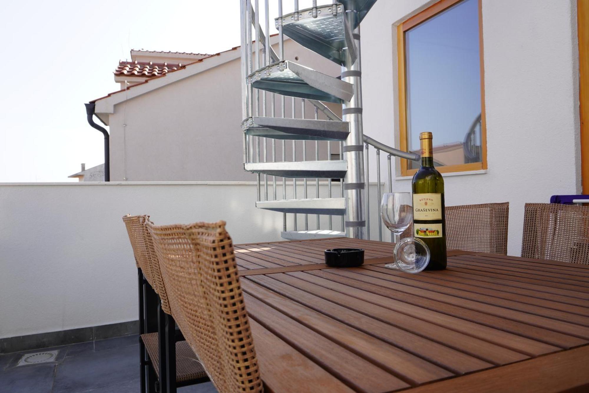 Fjaka Apartments & Rooms Sibenik Ngoại thất bức ảnh